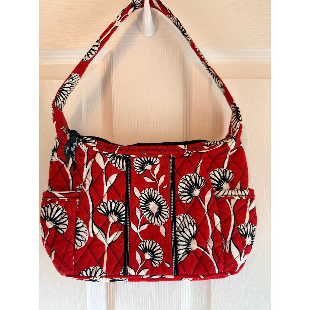Vera Bradley handbag retired "Deco Daisy" pattern Black and White flowers. NWOT